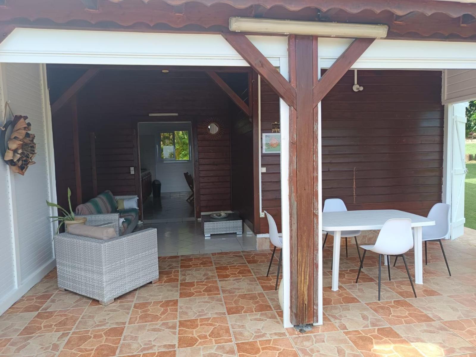 L'Aseta Paradise Grand-Bourg  Exterior photo