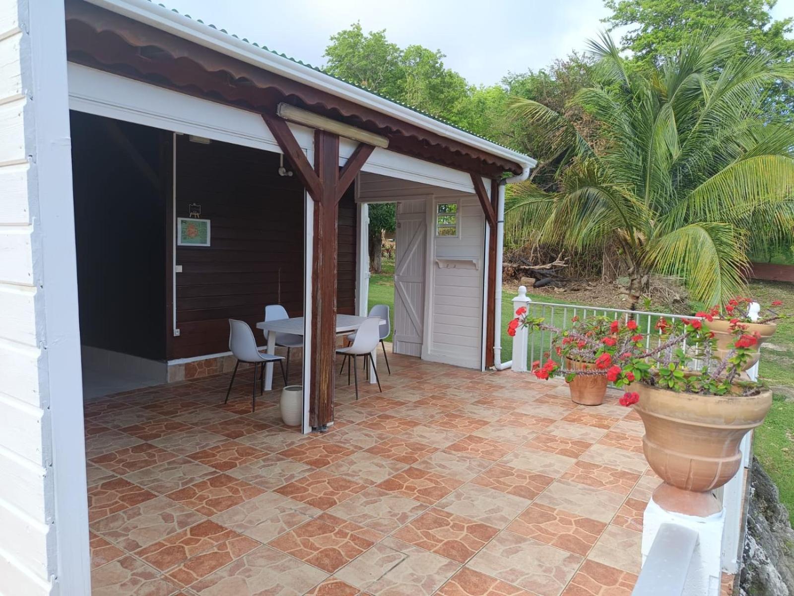 L'Aseta Paradise Grand-Bourg  Exterior photo